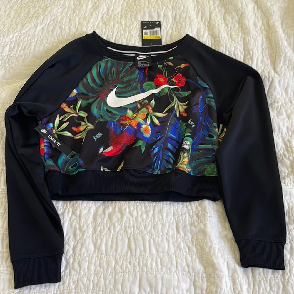 Women’s Nike cropped sweatshirt